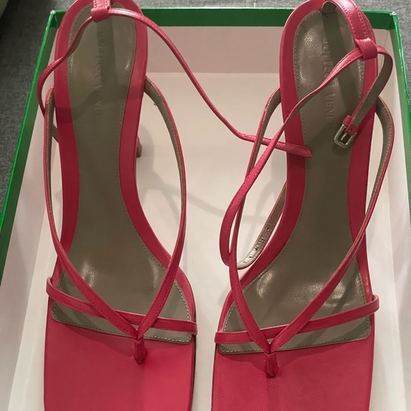 Bottega Veneta stretch strap sandal - Picture 7 of 7